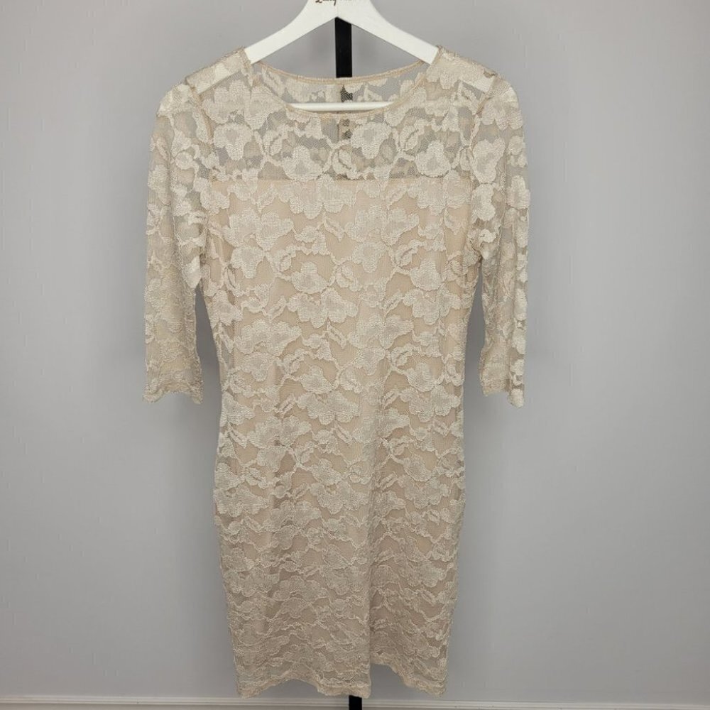 Donna Canada Lacey  Dress